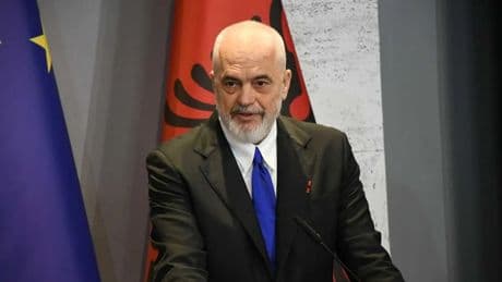 Dünyada bir ilk! Yapay zeka bakanlığa atandı