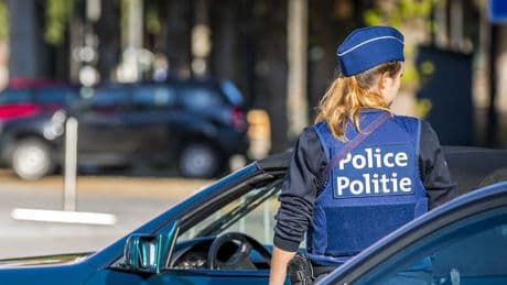Belgische dreumes overlijdt in hete auto, vader was hem vergeten