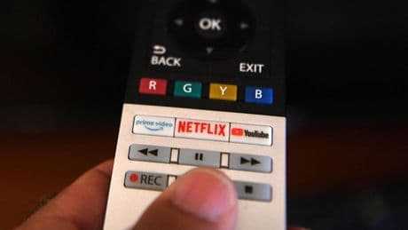« Ils sont jaloux l’un de l’autre » : entre YouTube et Netflix, la guerre du streaming fait rage