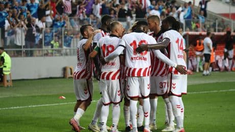 Samsunspor, lige galibiyetle başladı