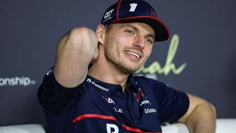 "Céntrate solo en comentar". La partida de Max Verstappen con todos los ases en su mano