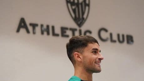 Beñat Prados sufre una lesión en la rodilla izquierda y queda pendiente de evolución