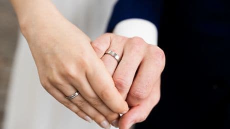 Symbol der Liebe: „Ein Ehering kann auch ein schönes Erbe sein“