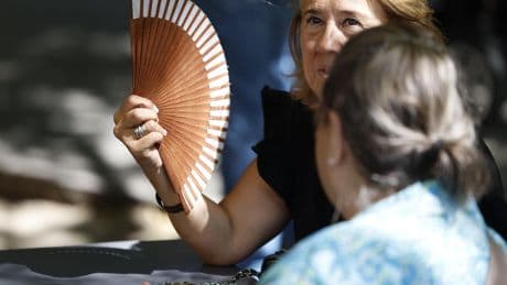 Sieste, climatisation et éventail : face à la chaleur, les Espagnols s’adaptent et passent en mode ralenti