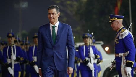 Sánchez llega a Paraguay, última parada de su gira por Latinoamérica