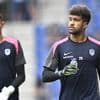 Tobias Lawal zoals aangekondigd in doel bij Genk, Stef Wils kiest bij Antwerp voor dezelfde elf als vorige week