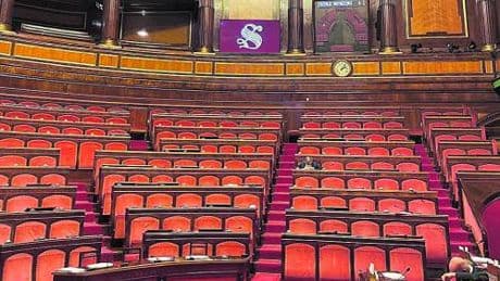 Carriere separate, la sinistra fa muro ma resta sola in aula
