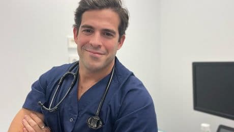 Aurelio Rojas, cardiólogo: "Tomar este aceite a diario es clave para bajar el colesterol malo y mejorar el metabolismo"