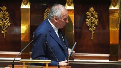 Frankreichs Regierung stürzt bei Vertrauensfrage