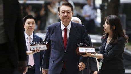 Kriegsrecht ausgerufen: Südkoreas ehemaliger Präsident abermals festgenommen