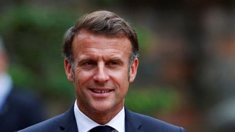 Frères musulmans : malgré des phénomènes d’entrisme «identifiés», il ne faut pas tomber dans le «complotisme», prévient Macron
