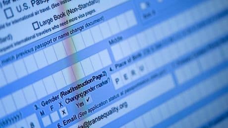 Una jueza dictamina que Trump no puede limitar los indicadores de sexo en los pasaportes de las personas trans