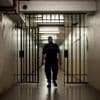 Plus de 83 000 personnes étaient détenues dans les prisons françaises au 1er mai, un record, annonce le ministère de la Justice