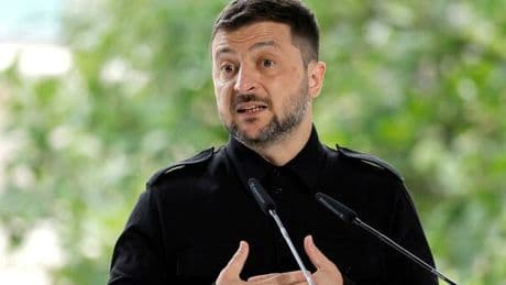 Guerra Ucraina, Zelensky: «Ci serve una pace giusta». Ma Putin rinvia ancora l?incontro