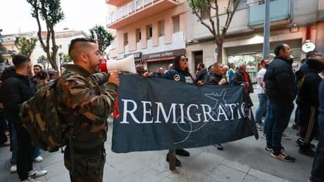 Vox radicaliza su discurso y abraza la "remigración"