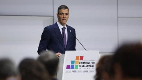 Sánchez trata de contener la crisis con dos tandas de medidas anticorrupción