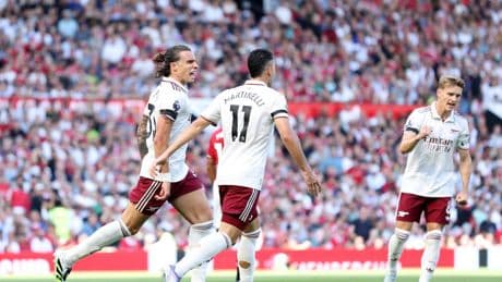 El Arsenal sorprende a un mejorado United en Old Trafford