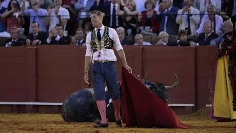 'Chimy' Ávila, al rescate de Manuel Escribano: le dejó su ropa para torear... y no fueron los pantalones