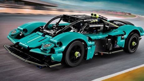 Aston Martin Valkyrie Lego Technic: ingegneria da pista in versione mattoncini