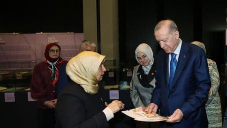 Cumhurbaşkanı Erdoğan, 'Saklı Kalanlar'ı ziyaret etti