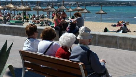 Teure Altersversorgung - Beamten-Pensionen sprengen bald die Billion!