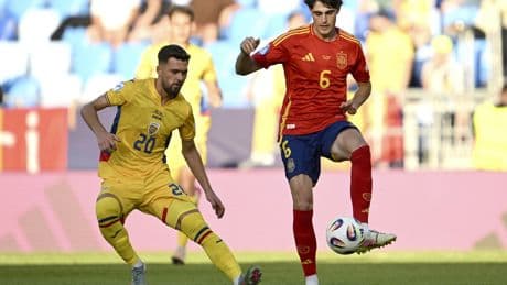 España evita un sofoco en un arreón final ante Rumanía