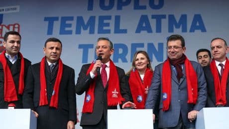 CHP İstanbul İl Yönetimi'ne kayyım kararına tepki: 'Kayyımlara geçit vermeyeceğiz'