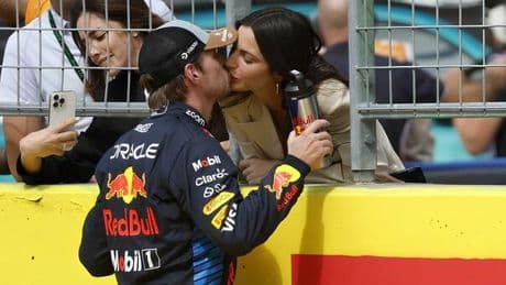 Max Verstappen è diventato papà, nata la prima figlia Lily. Il pilota e la fidanzata Kelly Piquet: «Sei il nostro dono più grande»