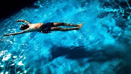 Odio el verano... en la piscina