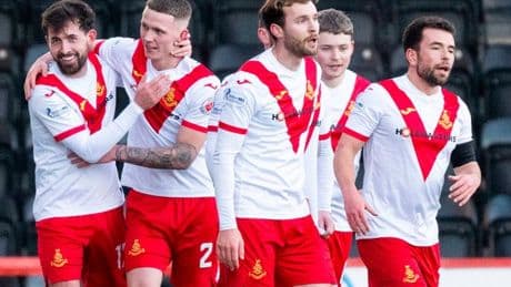 Airdrie 2 (5), Stenhousemuir 1 (2): Diamonds ease through to play-off final