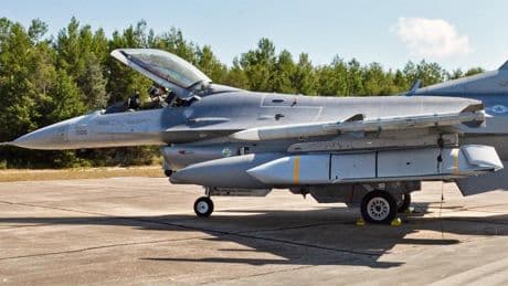 JASSM, el misil que Trump sopesa entregar a Ucrania para bombardear Moscú: tecnología furtiva y una ojiva de 450 kg