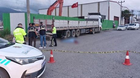 Hatay'da feci kaza! Tırla çarpışan motosikletin 16 yaşındaki sürücüsü öldü