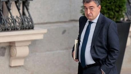 El PNV pide no «señalar» culpables y Bildu el control público de toda la energía
