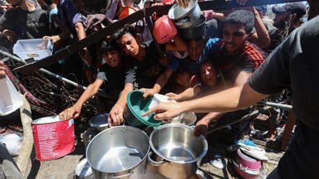 España y otros 24 países exigen el fin de la guerra en Gaza y condenan los 800 muertos durante el reparto de ayuda