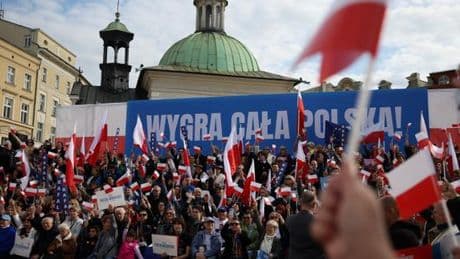En Pologne, une fin de campagne présidentielle à l’ombre de Donald Trump
