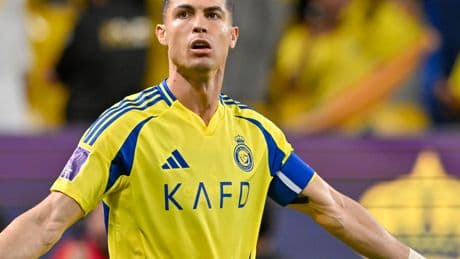 Ronaldo kupayı kaybetti, tarihe geçti!