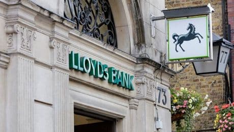 Lloyds becomes 'first UK bank' to launch new cash feature with £300 rule