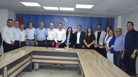 “Demokratik mücadele zemini hedef alınıyor”