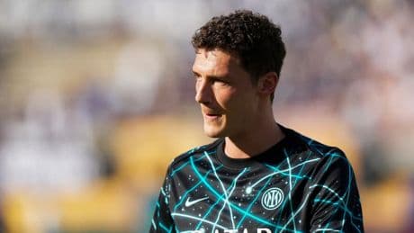 Mercato: Benjamin Pavard signe à l'OM sur le gong, un quatrième champion du monde revient en Ligue 1