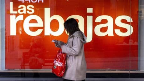 ¿Cuándo empiezan las rebajas de verano 2025? Fechas de Zara, Mango y El Corte Inglés