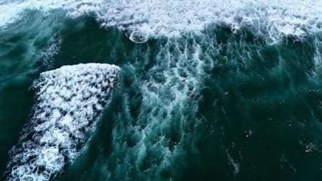 Des vagues de quatre à cinq mètres attendues mardi sur la façade Atlantique