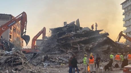 Hatay'da Cemil Çapar Apartmanı davasında 7 kamu görevlisi için soruşturma izni