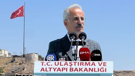 Bakan Uraloğlu: Tarihi yapılarımızı ayağa kaldırmak için var gücümüzle çalışıyoruz