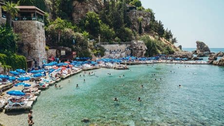Turquía agita el top 5 mundial del turismo y amenaza el récord de España