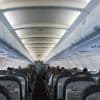 Airline hat keinen Rollstuhl: Teenagerin mit Behinderung muss aus Flugzeug krabbeln
