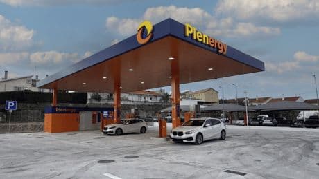 Las 'low cost' ya tienen más gasolineras que Repsol, Moeve, BP y Galp