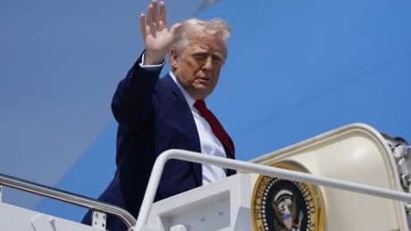 Trump: "Dazi alla Cina? Faremo un accordo. Chi non produrrà auto in Usa sarà massacrato"