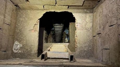 Dos organizaciones, un narcotúnel y muchos agentes bajo sospecha: "Todo Ceuta sabe lo que pasa en el puerto"
