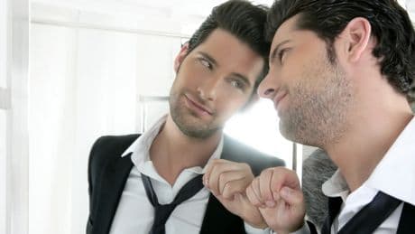 Siete motivos por los que algunas personas solo hablan de sí mismos, según un psiquiatra