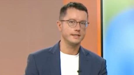 „Sehr heiß und verbrieft“ - Moderator verkündet plötzlich Transfer-News!